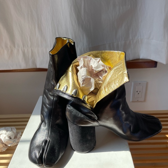 Super rare Margiela Tabi Black Boots Gold Insole - Picture 2 of 5